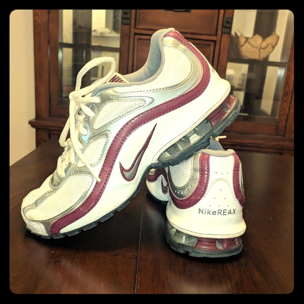 Nike REAX sneakers. Size 6